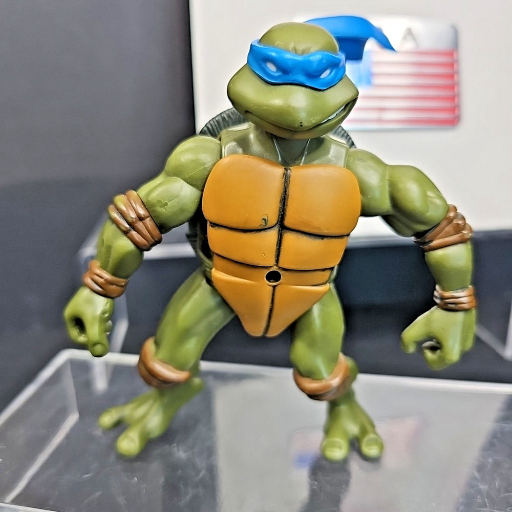 2002 Mirage Studios Teenage Mutant Ninja Turtle TMN Leonardo Toy Action Figure
